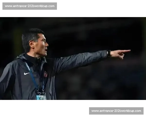 申花 VAR 争议判罚:同一动作两年不同判,媒体人炮轰尺度不公